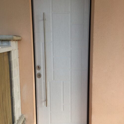 Porta blindata per esterni con pannello PVC Porta blindata per esterni con pannello PVC