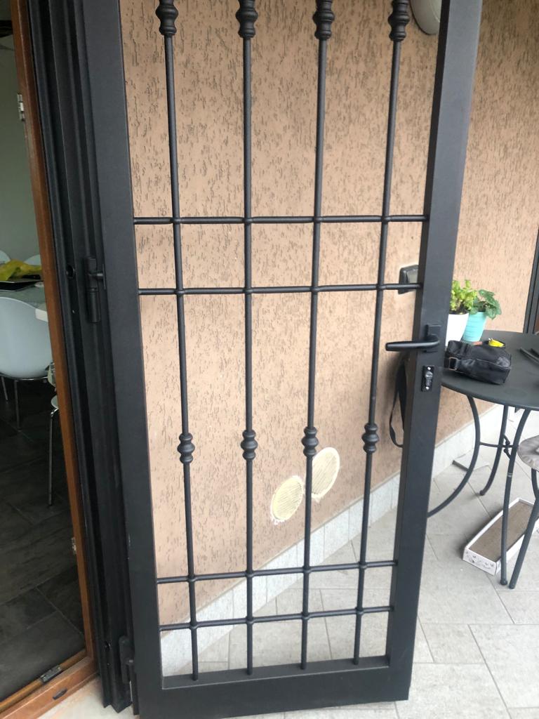 Grate sicurezza acciaio verniciato mod. Borchie 1